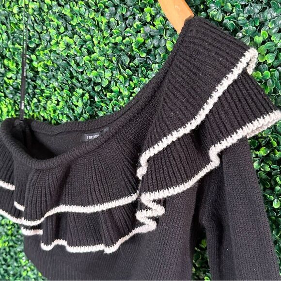 NWT F21 One Shoulder Ruffle Black Knit Sweater Crop Top Sz M - Picture 2 of 6